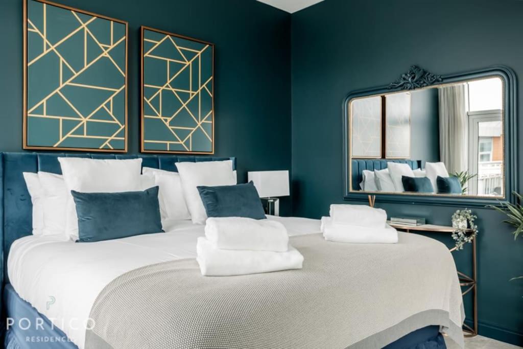 Portico Residences - Stunning Penthouse With River Views In Battersea * Londra