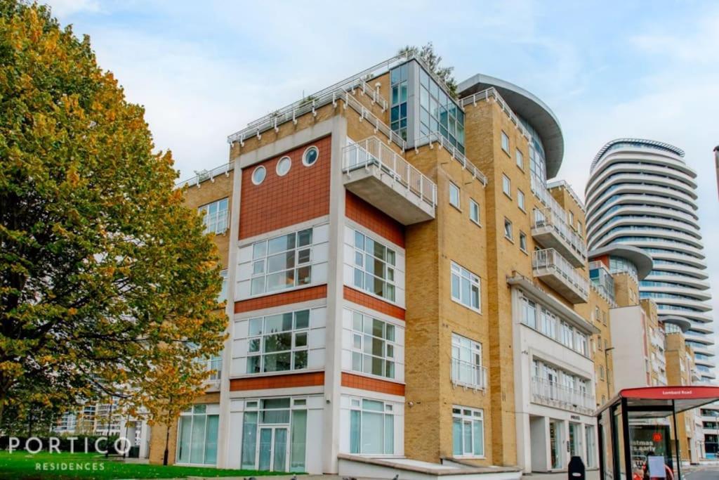 Portico Residences - Stunning Penthouse With River Views In Battersea Londra