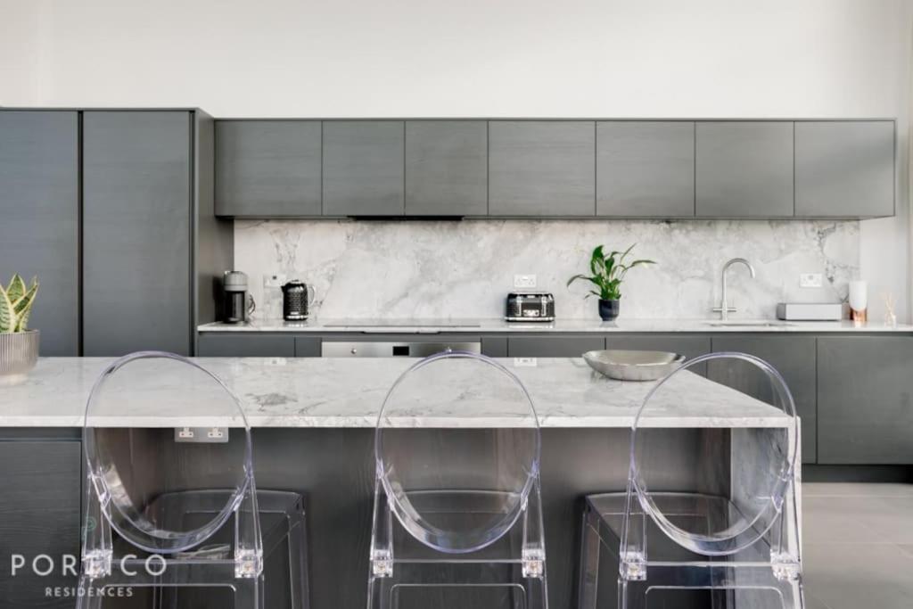 Portico Residences - Stunning Penthouse With River Views In Battersea Appartamento