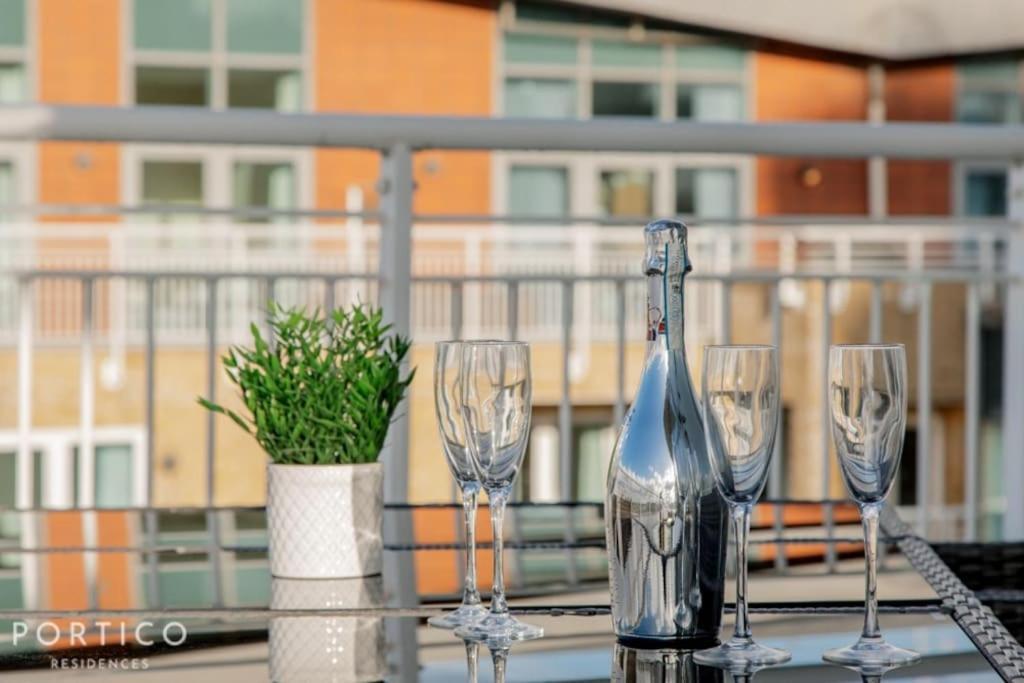 Appartamento Portico Residences - Stunning Penthouse With River Views In Battersea *